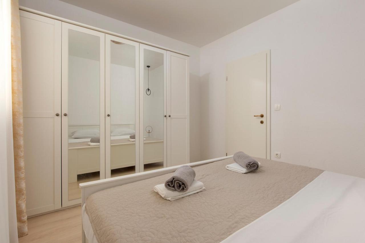 Apartment Antoni 2 ポドストラナ エクステリア 写真